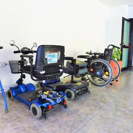 Sunny Skies Tenerife Los Cristianos (Tenerife)